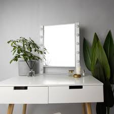 mae hollywood vanity mirror with lights