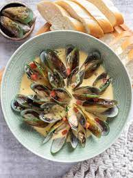 mussels in white wine cream sauce a
