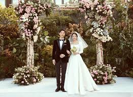 Pada salah satu episode running man lainnya. Inside Song Joong Ki And Song Hye Kyo S Wedding From Limousines To After Party And The Wedding Ring