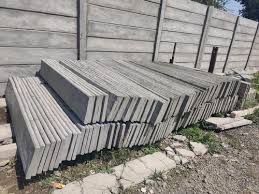 concrete boundary wall slab size