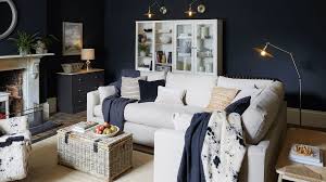 arrange living room furniture