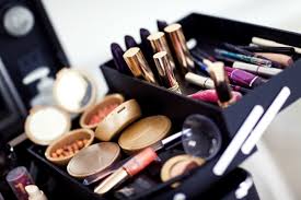 how to become a makeup artist in