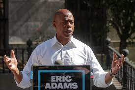 Eric Adams gewinnt Vorwahlen für ...