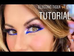 electric blue tiger eye makeup tutorial