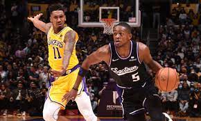 Kings use balanced attack in triple-overtime win over Lakers