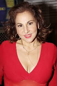 Funny lady Kathy Najimy is a vision in red. - 3.167089