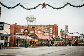 8 best small towns in texas for lone