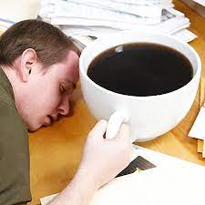 Càng uống cà phê càng ... buồn ngủ, có phải là bất thường không? | Tuổi Trẻ Cười