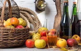 Пару постеров старой рекламы алкоголя. Нормандский Сидр Пару постеров старой рекламы алкоголя. Нормандский Сидр История,Алкоголь,Пиво,Реклама