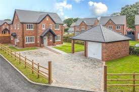 4 Bedroom Detached House For In