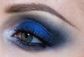how to do a blue smokey eyes party look