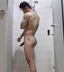 画像】チンポ半勃ちでシャワーを浴びるマッチョ - UHO PIC
