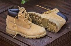 How do you clean Timberland boots fast?