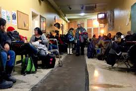 Les refuges pour itinérants affichent complet pendant l'hiver –  L'exemplaire – Média-école des étudiants en journalisme