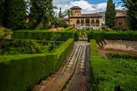 alhambra and generalife gardens