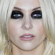 taylor momsen makeup black eyeshadow