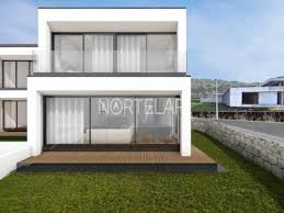 May it be a palace, private residence or villa interior design or architecture design , our services includes living room design, kitchen design, dining room design, bedroom designs, bathroom design, majlis design and all other house interior designs requirement. Luxury T4 Villa With 3 Floors In Viana Do Castelo