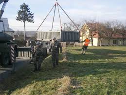 Do Vrbětic přijeli vojáci, kteří budou chystat zázemí pro ostrahu muničního  areálu | Radiožurnál