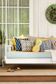 how to outdoor furniture cushions