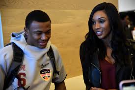 She has covered college football, college volleyball, nba, nfl, and college men's and women's basketball. Nbc Bidding To Stun Espn Sign Star Host Maria Taylor Asap With Olympics About To Begin Nj Com
