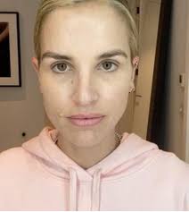 vogue williams goes make up free and
