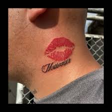 share 63 lip tattoos on neck latest