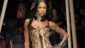 Naomi Campbell | Dolce & Gabbana Spring 2005 - YouTube