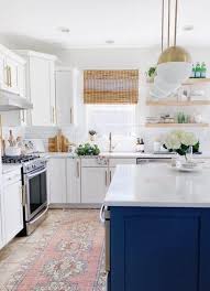 por kitchen cabinet paint colors