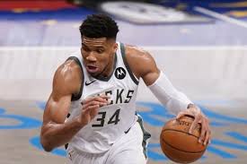 Με το προσωνύμιο 'greek freak' να ταιριάζει απόλυτα στις αθλητικές κ. H E3hghsh Toy Mpoyntenxolzer Gia Thn Epistrofh Toy Giannh Antetokoynmpo Sport24