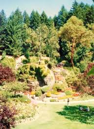 visiting butchart gardens in victoria