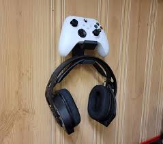 Controller And Headset Wall Mount