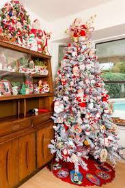 flocked christmas tree decorating ideas