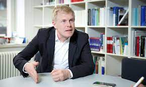 Henrik enderlein (born september 13, 1974) is a german economist and political scientist. Henrik Enderlein Europe Needs Clear Political Leadership