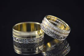 Огромно разнообразние от брачни халки от злато и сребро! Venchalni Halki Ot Byalo I Zhlto Zlato Hugasian Bg Rings For Men Rings Jewelry