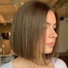 Typically, shorter bangs are not recommended for square faces. 21 Flattering Short Haircuts For Oval Faces In 2020