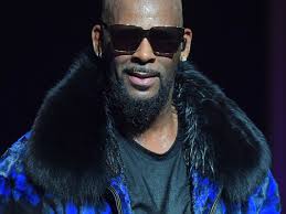 R. Kelly - Music, Life & Legal Troubles - Biography