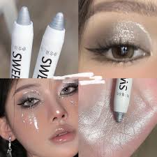 glitter pigmented eyeshadow stick