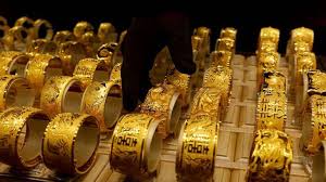 80p per gram, £9.34 per tola/bori. Gold Price Drops To Rs 115 000 Per Tola On Monday Whenwherehow Pakistan
