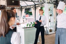 Best Hotel Management Courses in UK - Study in UK
