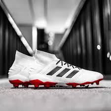 Master the ball in all conditions with the controlskin upper that keeps the ball feeling like it's glued to your feet. Deberes Derivar Tendero Adidas Predator 19 1 Adv Fatidico Cigarro Incompetencia