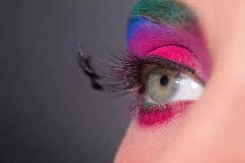 holi makeup looks vibrant eye makeup