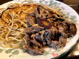 The word lo mein translates to stirred noodles, referring to the way it's made. Suzhou Double Gold Chow Mein ä¸¤é¢é»„ ç‚'éºµ Preserving A Family Heritage Love2chow