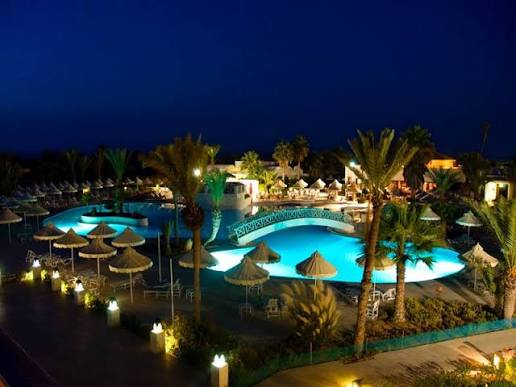 Vincci Safira Palms situé à Zarzis, est un vrai paradis sur terre avec ses interminables plages de sable blanc 🏝 baignées par une mer turquoise 🌊 et d'incroyables couchers de soleil dans