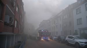 6 minuten per fahrrad, 15 minuten fußweg. Feuer In Der Bremer Neustadt Brand Verursacht Dichten Rauch Buten Un Binnen