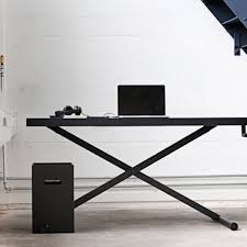And every office also has that one person that everyone wants to hang around with, that everyone wants to be. The 12 Coolest Desks For Your Home Office Airows