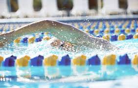5 swimming workouts for runners