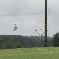Des hélicoptères pour surveiller les lignes électriques en Bretagne