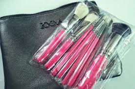 giveaway 8 pink makeup brushes 1