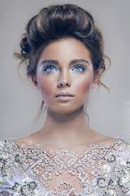 a clic winter bridal makeup look on