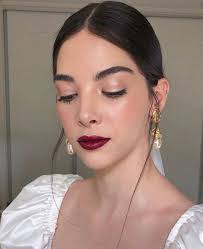 beauty trend 2023 the red wine makeup